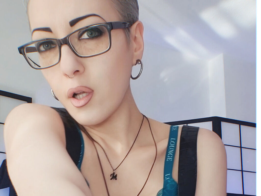 LeslieEden's Webcam 